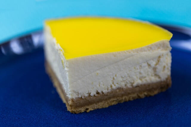 Lemon cheesecake